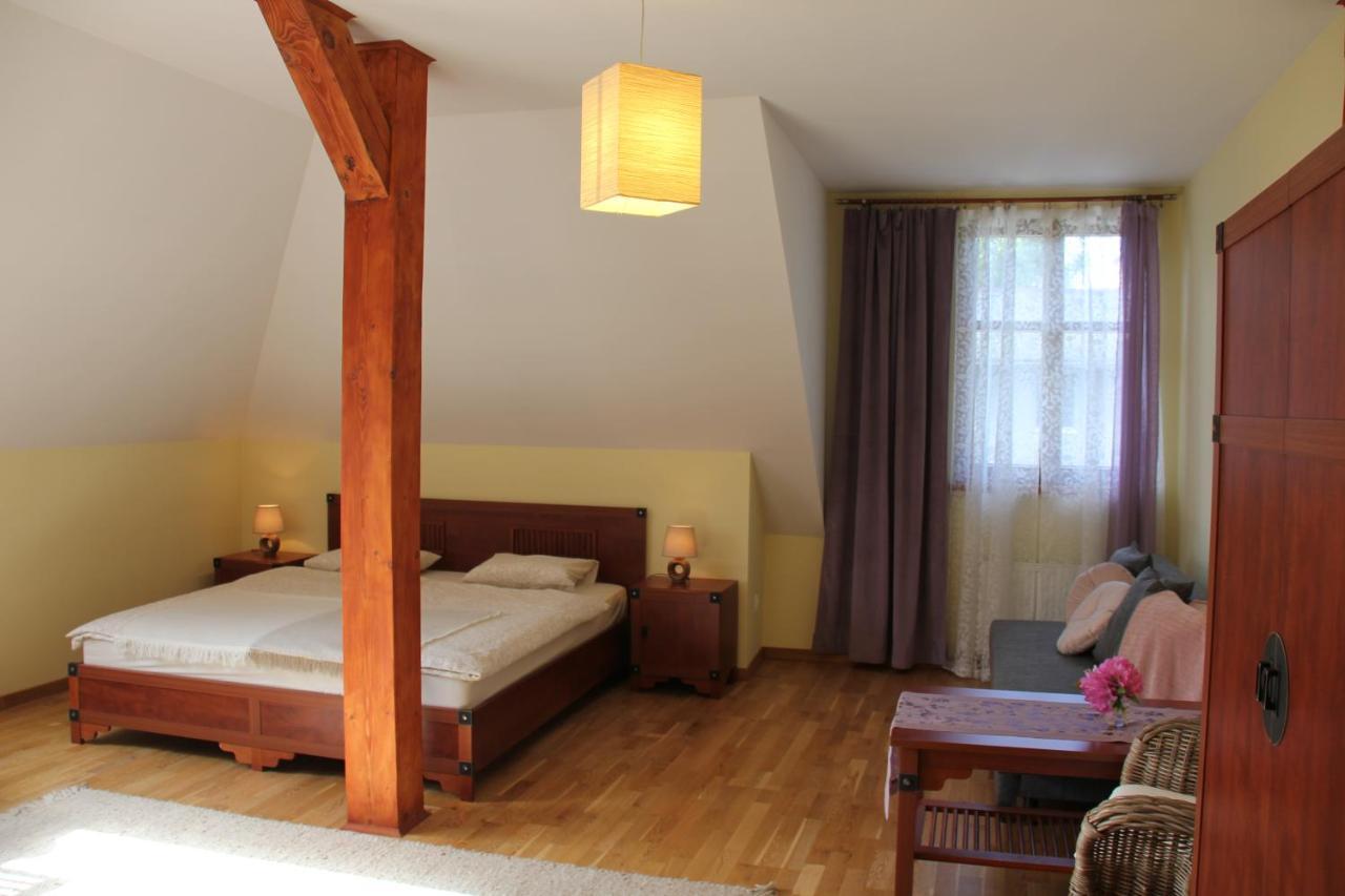Dworek Azalia Farma